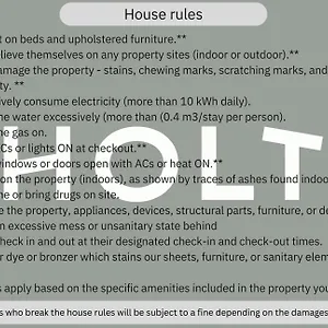 Holt Old Town Luxury With Balcony Бухарест